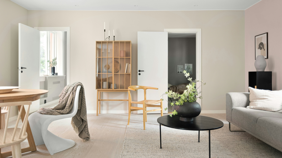 Wohnzimmer in hellen Farben