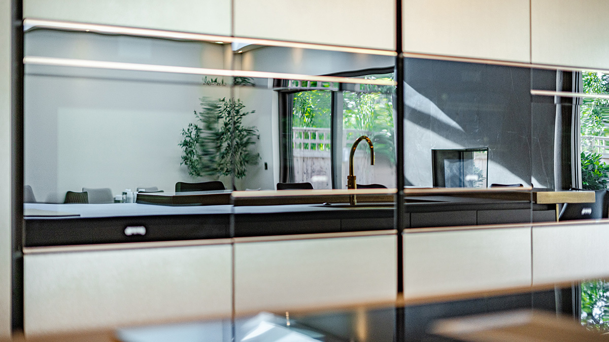 Verspiegelte Küche