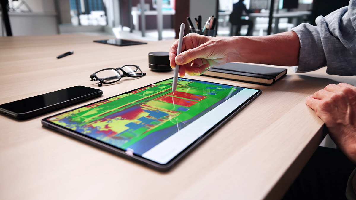 Wärmebild und Tablet. Die Technik hilft heute auch Laien, ein Haus einschätzen zu können.