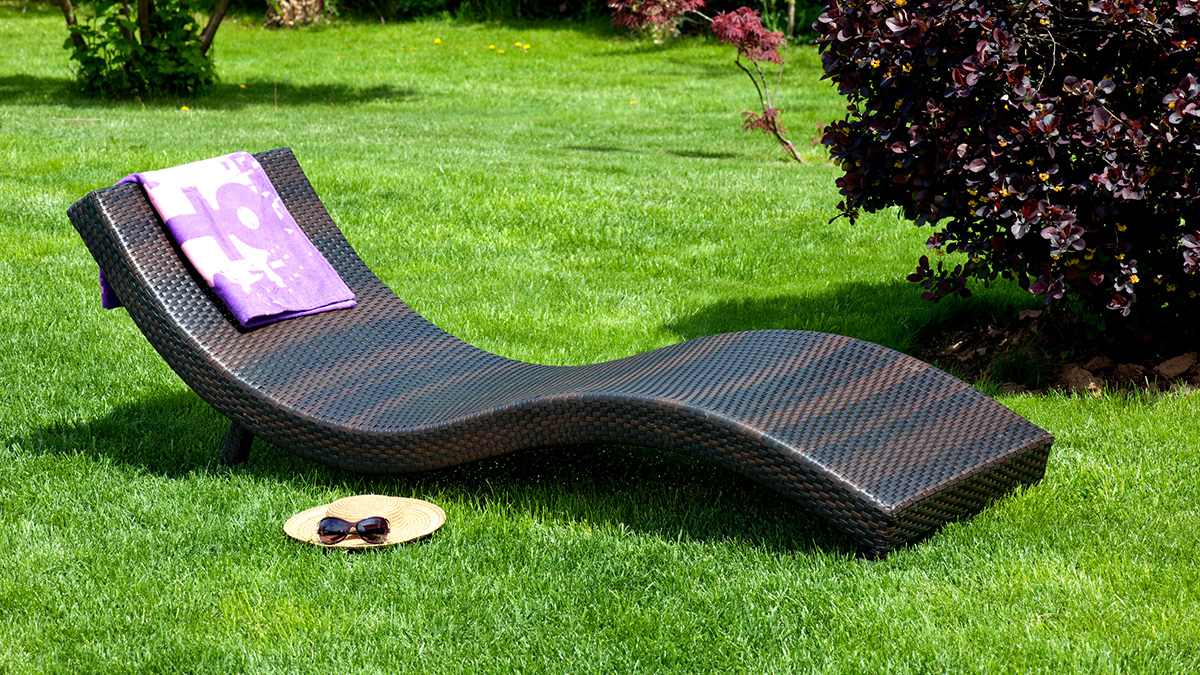 Der perfekte Rasen bedarf viel Arbeit, oder? Foto: iStock.com / omersukrugoksu