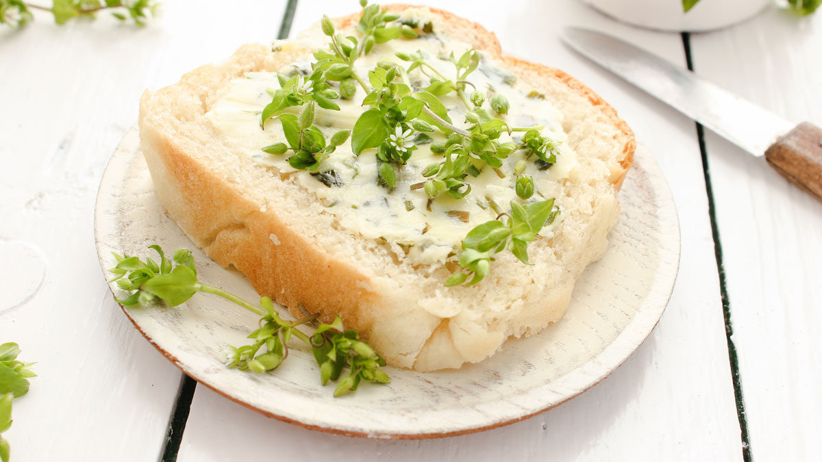 Unkraut oder Heilkraut, Kräuterbutter aus Vogelmiere