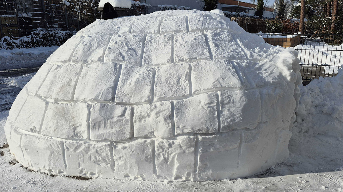 Ein selbstgebautes Iglu
