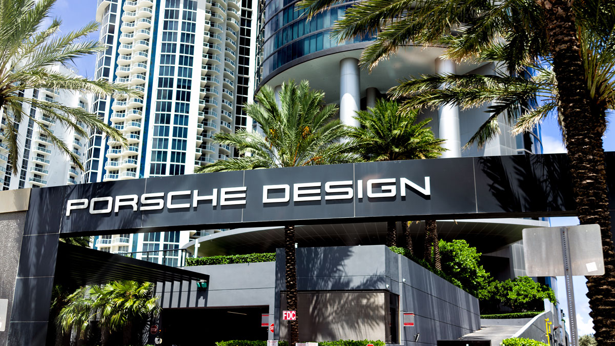 Immobilien Luxusmarken, Blick auf den Porsche Design Tower in Miami, Foto: Kristina Blokhin / stock.adobe.com