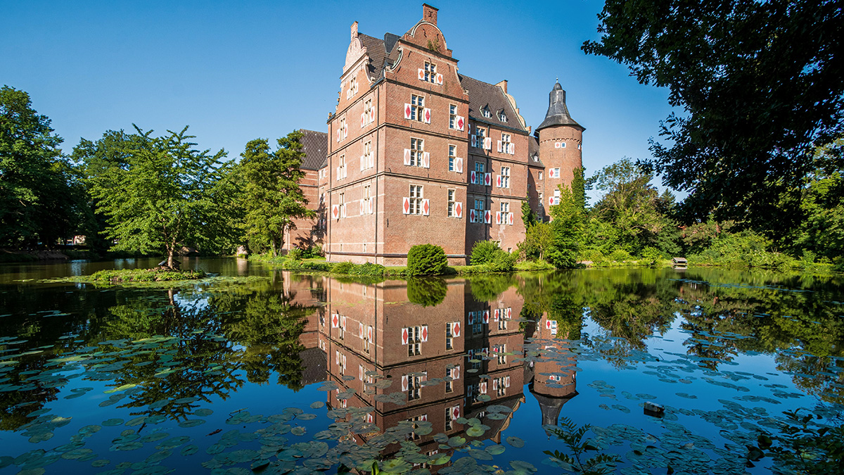 Schloß Bedburg im Rhein-Erft-Kreis am Niederrhein bei Grevenbroich