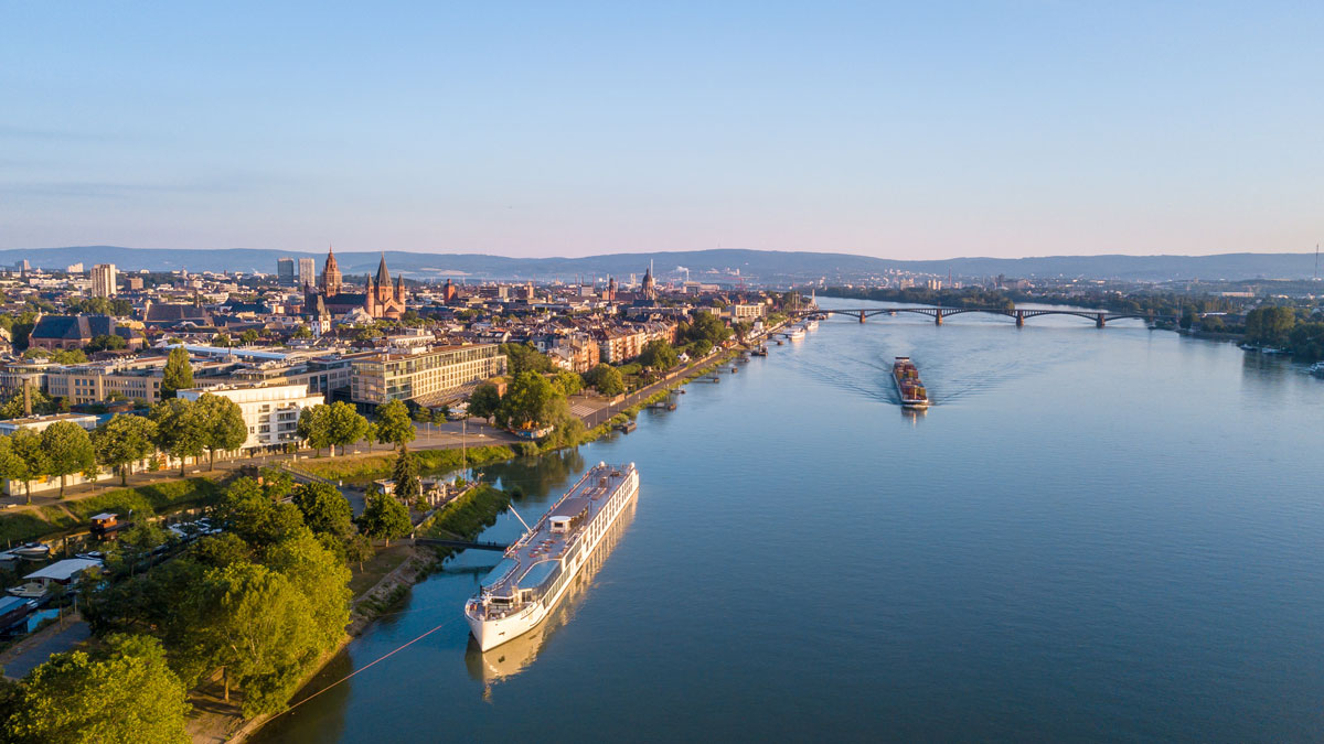 Mainz ist für seine Altstadt mit ihren Fachwerkhäusern und mittelalterlichen Marktplätzen bekannt. Foto stock.adobe.com / Alice D