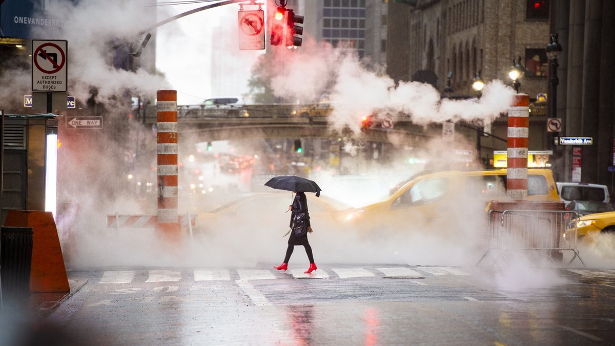 Nebenkosten Berlin, Dampfende Straße in New York