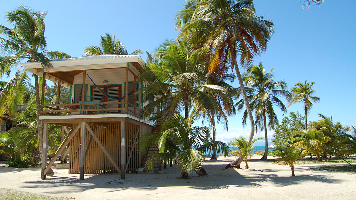 Der Traum vom Paradies: Einige Deutsche wandern im Alter nach Thailand aus, viele träumen noch davon und wollen es ihnen nachmachen. Foto: iStock.com / HotHibicus