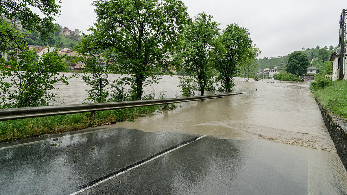 Selbst kleine Bäche können schnell zur reißenden Strömen werden.