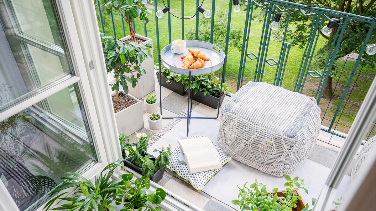 Wie du mit Ikea dein grünes Wunder erlebst. Foto: iStock.com / KataryznaBialasiewwicz