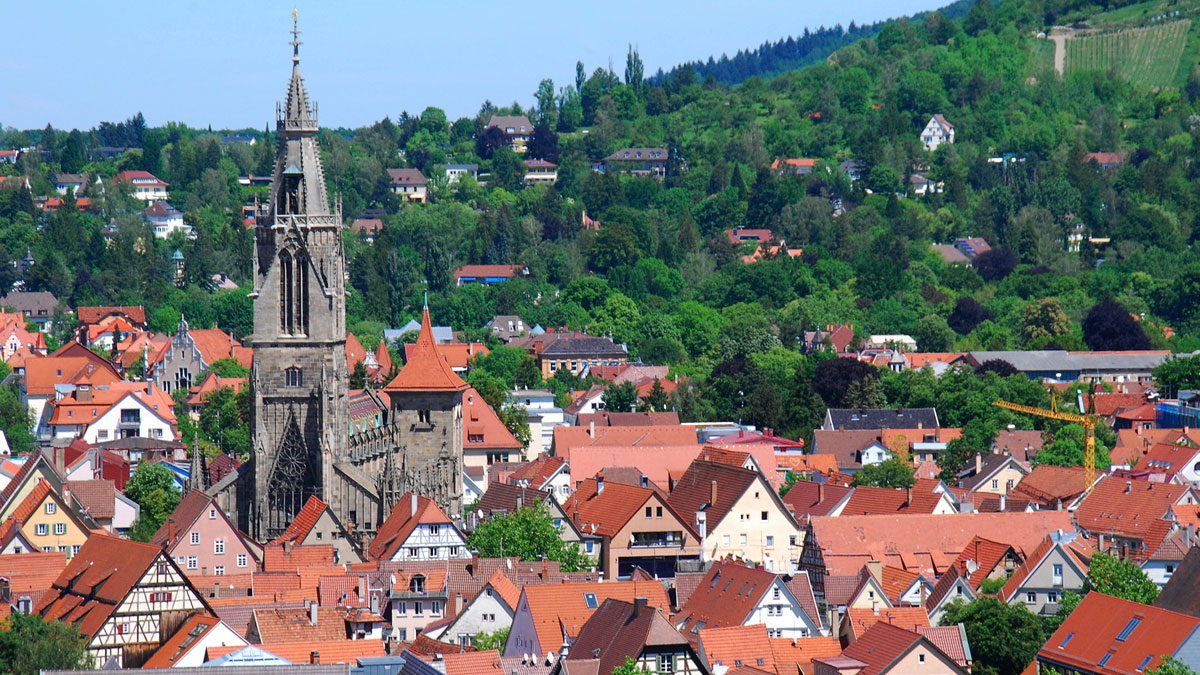 Außerhalb Reutlingens sind die Kaufpreise für Immobilien deutlich gefallen. Foto: stock.adobe.com / Andreas Böhm  