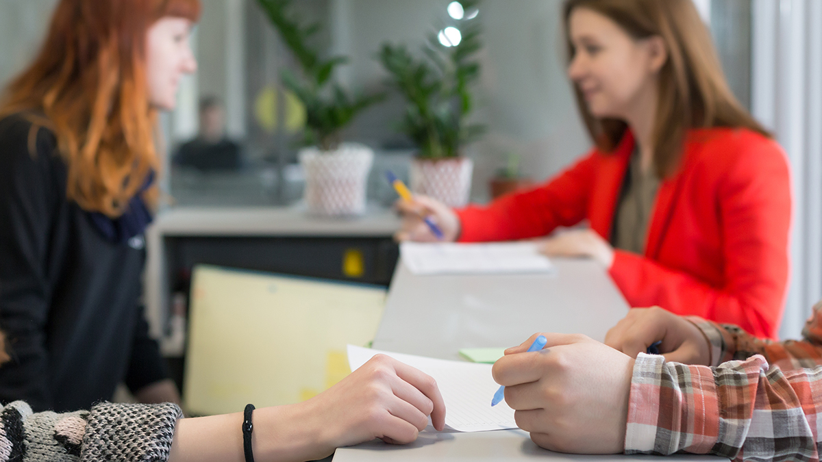 Zweitwohnsitz anmelden, Behördensituation beim Anmelden, Foto: iStock / AlexBrylov