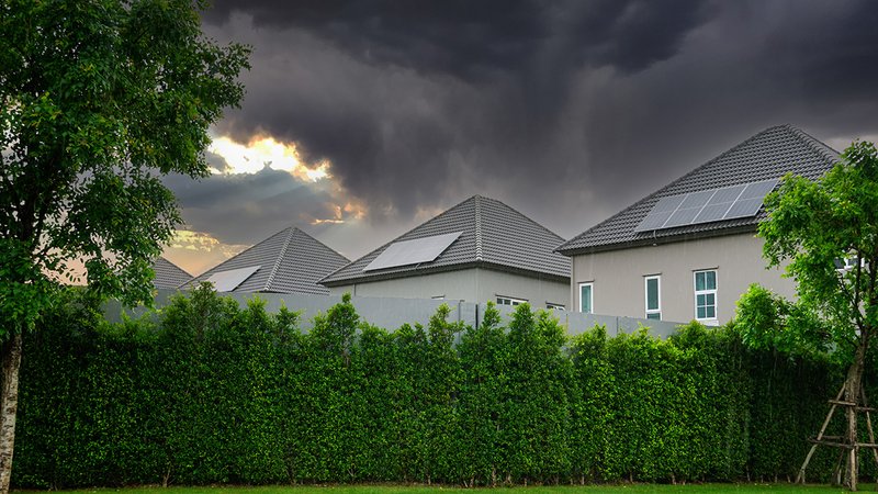 Gewitter über einem Haus