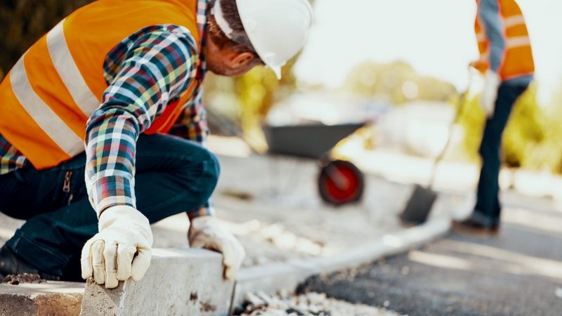 Wird vor deiner Haustüre gebaut? Wann und wo du dafür auch bezahlen musst. Foto: stock.adobe.com / Photographee.eu