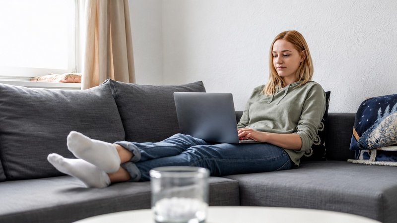 Wie lange darf der Mietvertrag fürs Praktikum laufen? Künftig sollen für Kurzzeitvermietungen grundsätzlich höchstens sechs Monate gelten – in bestimmten Fällen mit Verlängerung auf bis zu acht Monate.