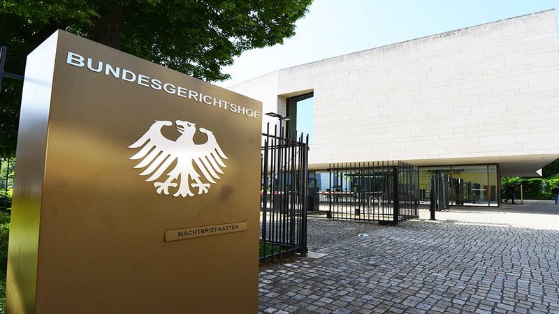 Eingang zum Bundesgerichtshof in Karlsruhe.