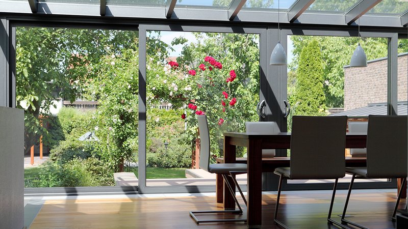 Wintergarten, Wintergarten im Sommer mit geöffneter Tür zum Garten