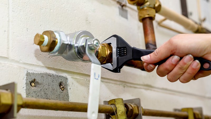 Der Umstieg von Gas auf Wärmepumpe ist politisch gewollt, in der Praxis aber oft mit unerwarteten Kosten verbunden.