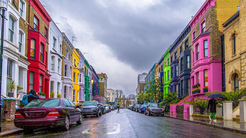 Die berühmte Lancaster Road in Notting Hill in London zieht nun Touristen und nun auch viele Promis aus der USA an. 