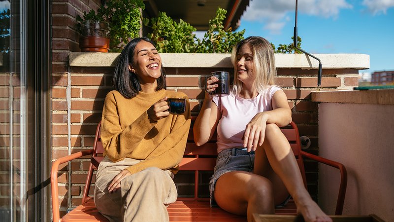 Mit diesem Tipp wirds auf den Balkon windstill und gemütlich. 