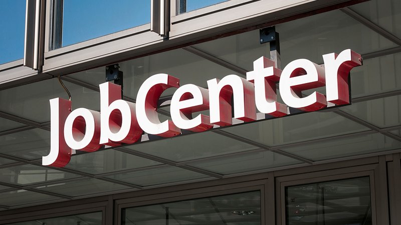 Das Jobcenter übernimmt Miete und Heizkosten für Bürgergeldempfänger. 
