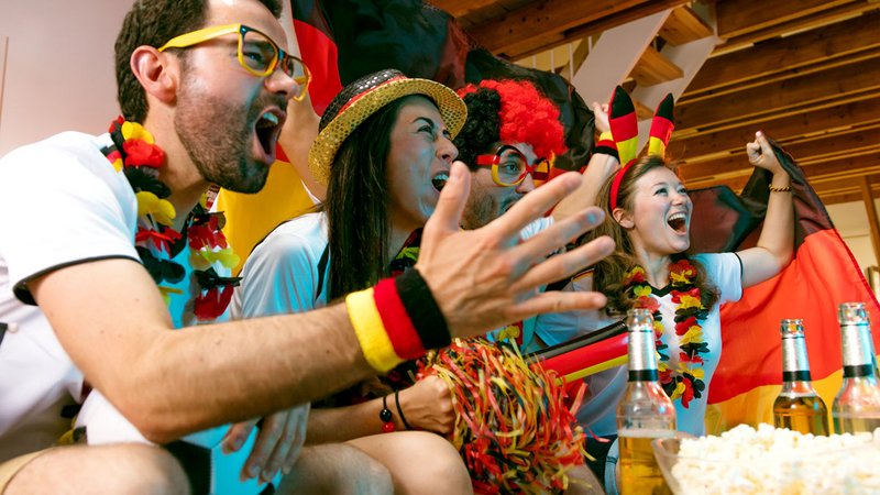 WM Lärm nachts, deutsche Fans vor dem TV