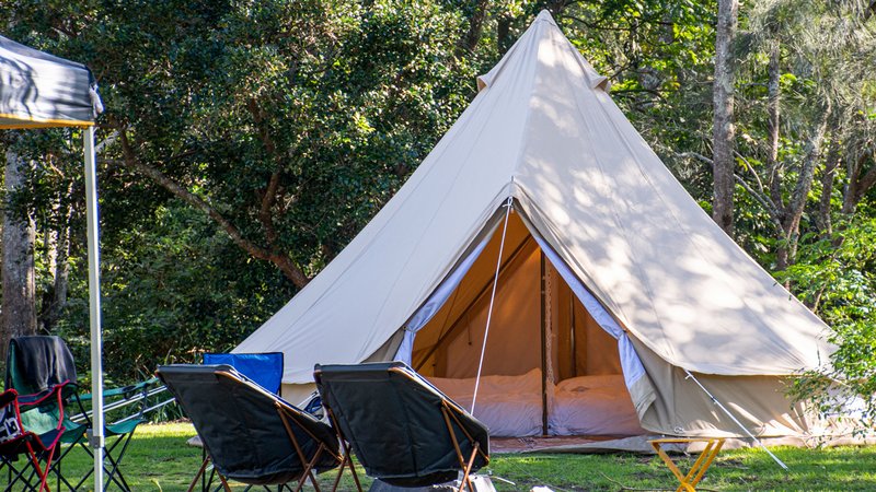 Schönes Zelt mit Lichterkette