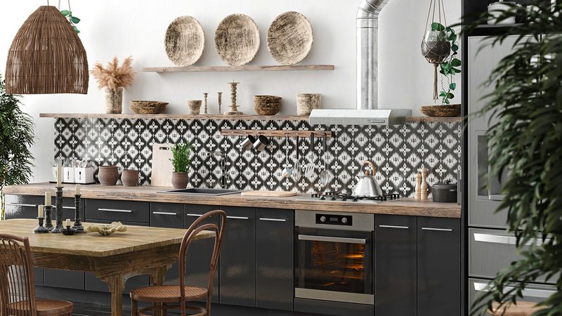 Eine Küche mir Fliesenspiegel ohne Hängeschränke