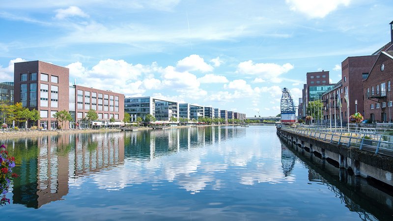 Der Duisburger Innenhafen ist Erholungsort und Eventlocation.