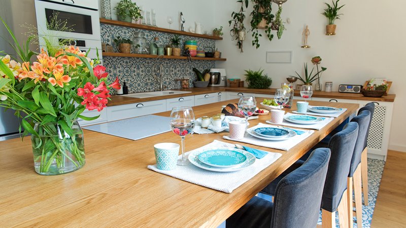 Mittelmeer Feeling nach Hause, Esstisch und Küche im Mittelmeer-Style