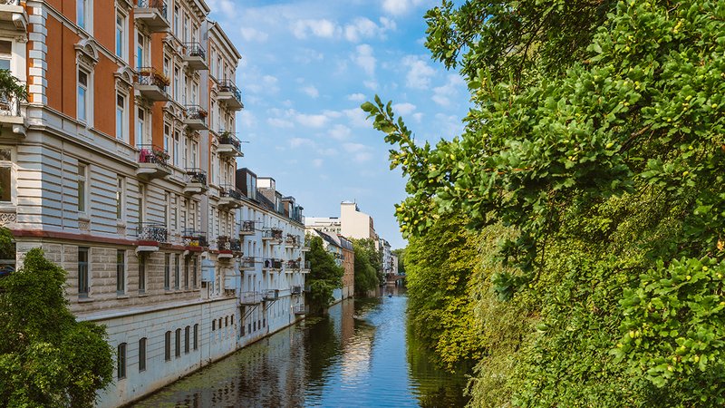 Die Nähe zur Alster prägt Eppendorf als eine der gefragtesten Wohnlagen Hamburgs