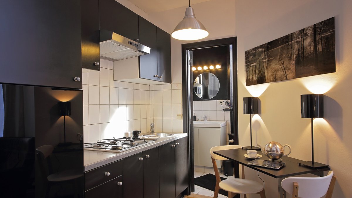 Kleiner Wohnraum. Viele Menschen in leben in zu kleinen Wohnungen. Foto: stock.adobe.com / mariescha