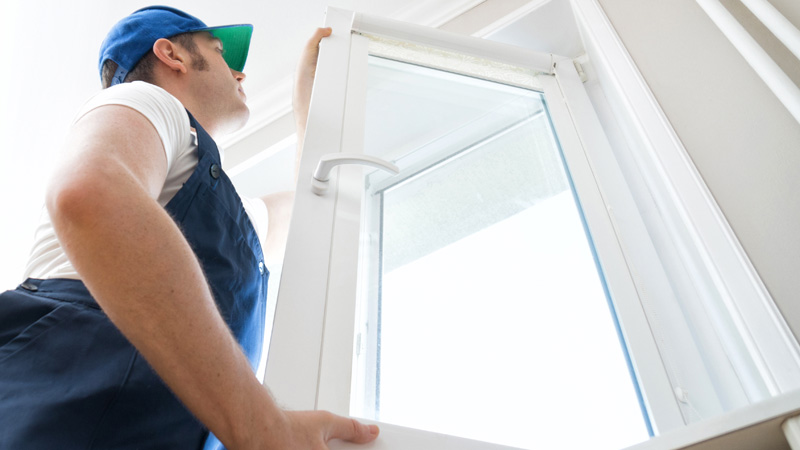  Ein Fenster wird eingebaut