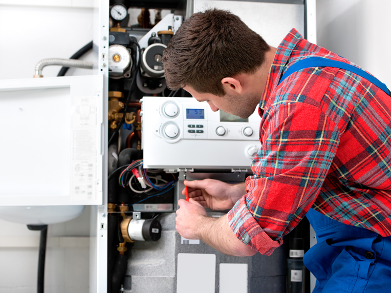 Heizungswartung, Heizungsmonteur