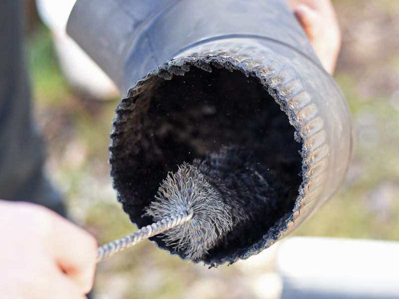 Heizungswartung, Abzugsrohr reinigen