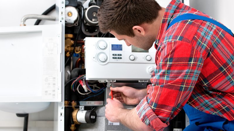 Heizungswartung, Heizungsmonteur